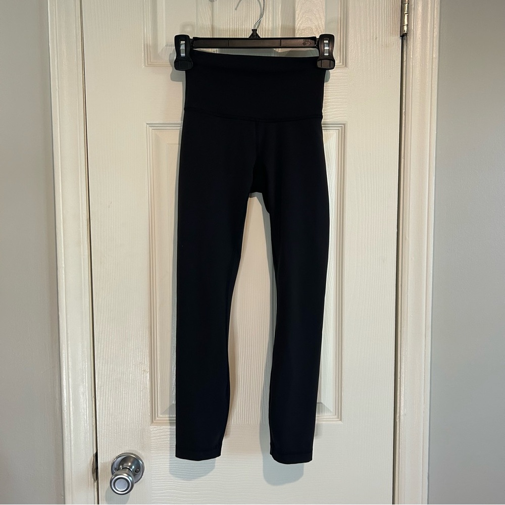 Lululemon Wunder Train High-Rise Crop 23" in Black - Size 2 - Picture 4 of 10